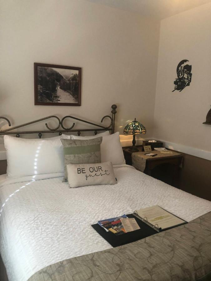 The Bent Elbow Hotel Silverton Esterno foto