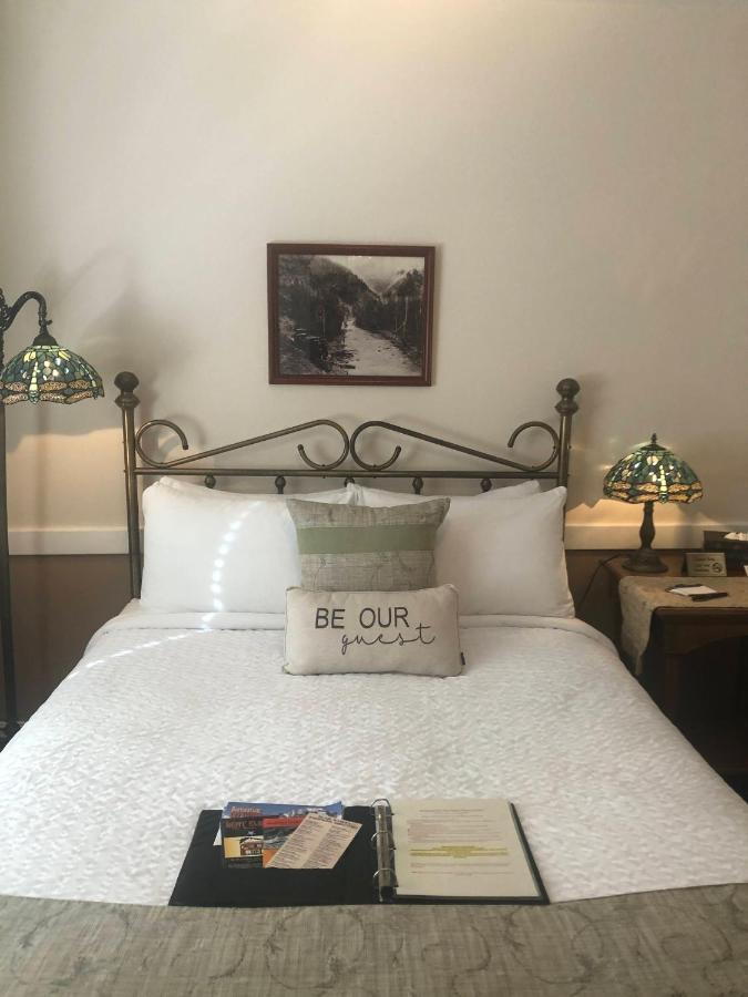 The Bent Elbow Hotel Silverton Esterno foto